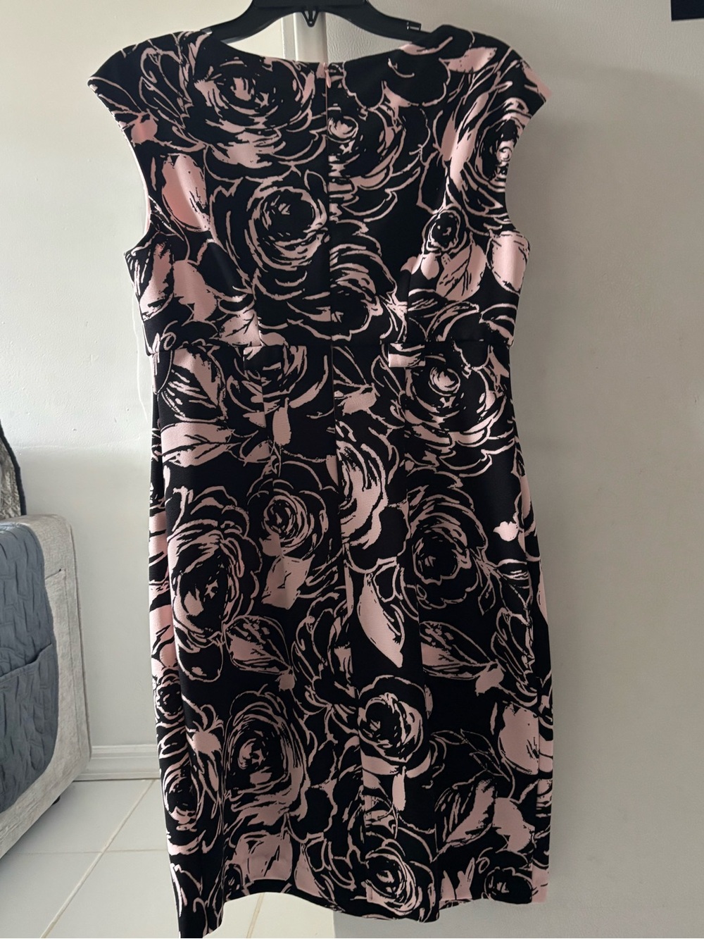 connected apparel Black and Light Pink Floral Sheath Dress